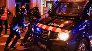 Protesters clash with police in Barcelona, several arrests made