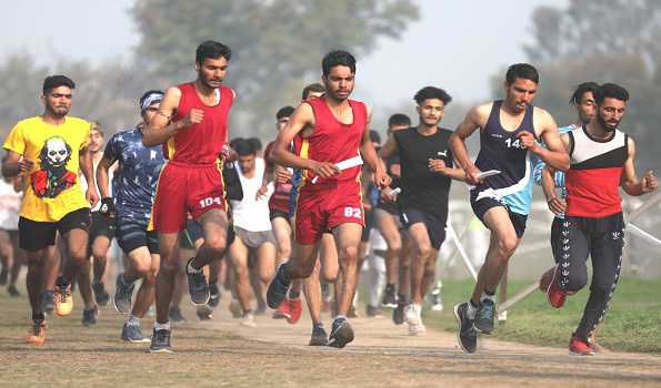 Hundreds of youth throng Army’s recruitment rally in Jammu, 40,000 register online