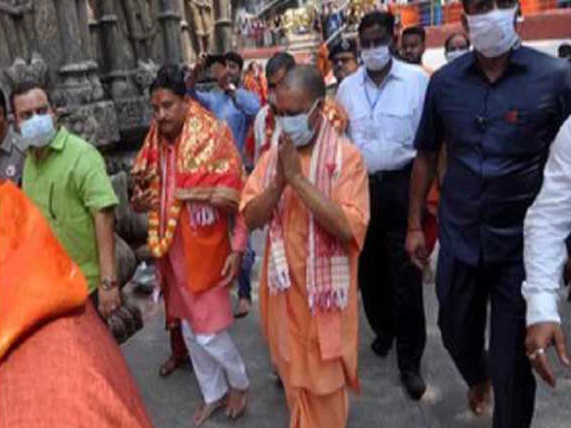 Assam: UP CM visits historic Kamakhya temple