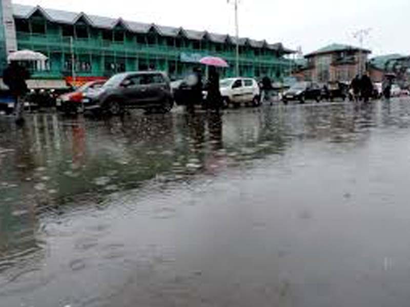 Despite rain two-way LMV traffic to ply on Srinagar-Jammu highway
