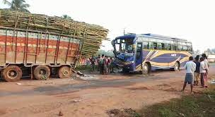 Two pilgrims killed as lorry rams tractor trailer