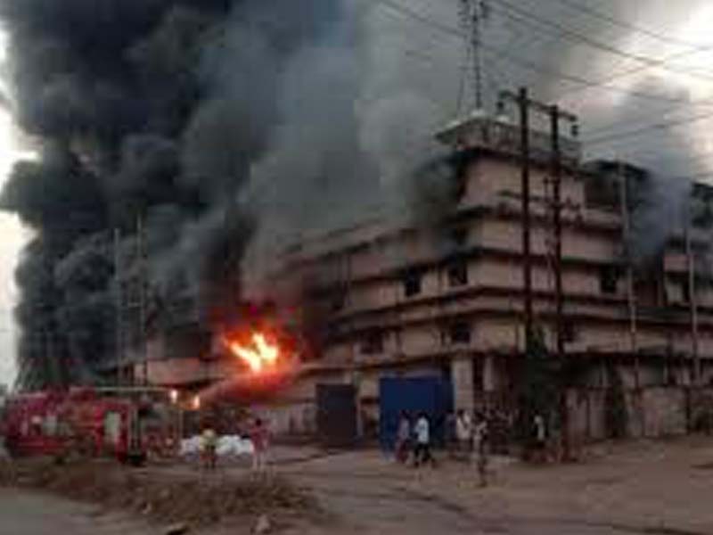 Major fire in biscuit company at Ambernath in Thane