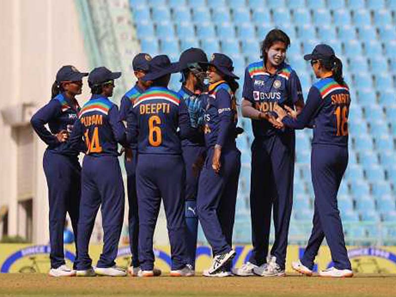 Jhulan, Mandhana star in India’s 9-wicket win over S Africa