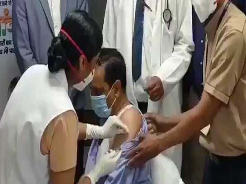 Kejriwal, parents receive first dose of COVID-19 vaccine at LNJP Hospital
