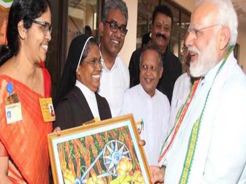 Kerala Governor congrats St Teresa’s College students for being hailed by PM Modi