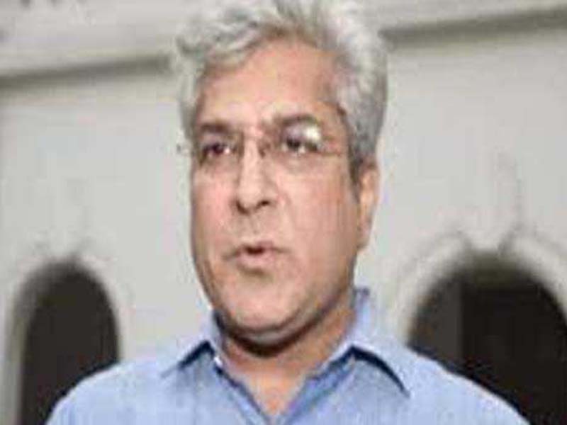 Gahlot urges all commercial vehicle owners to shift 50 pc of their entire fleet to electric vehicles by 2023