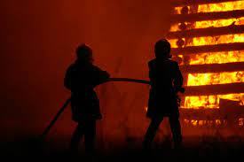 Four shops gutted in Thane fire