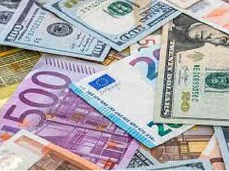 Major Currencies down