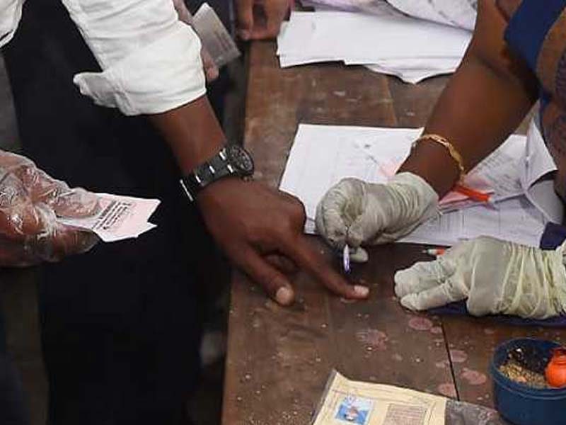 39.61 % polling till 1300 hrs in TN: CEO, senior citizen dies after casting vote, 5 injured in roof collapse