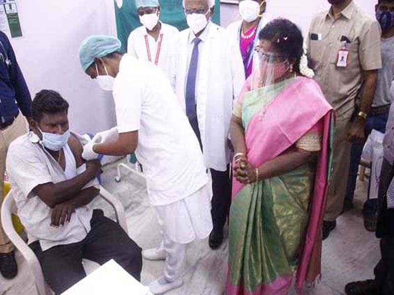 Aadhaar card not compulsory for Covid-19 vaccine: LG