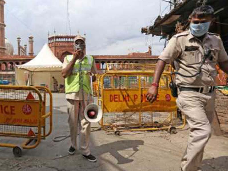 Night curfew imposed in Delhi to contain the pandemic