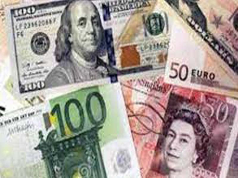 Major currencies down