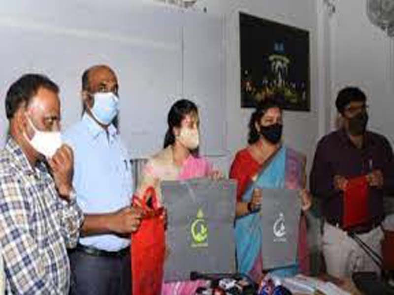 Mysuru district admin distributes 15 lakh cloth bags