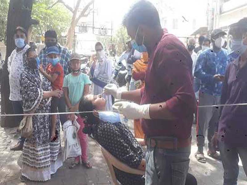 COVID-19: India records 1,52,879 fresh cases, 839 deaths