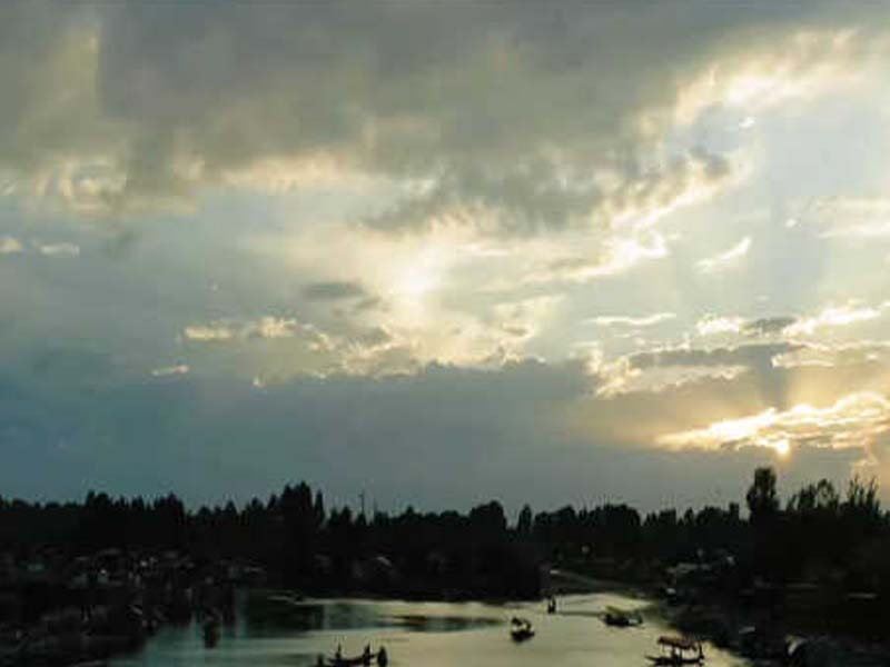 Fresh WD hits Kashmir; rain, snow predicted till April 8