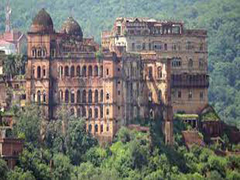 ‘Meet Your Heritage’ event attracts 50 enthusiasts to Heritage Walk at Jammu’s Mubarak Mandi Complex