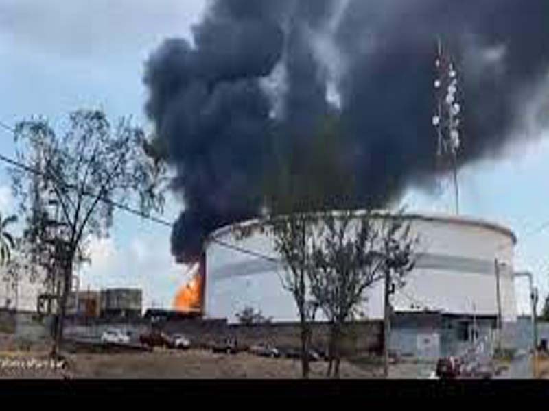Oil refinery in Mexico’s Veracruz hit by an explosion, heavy fire