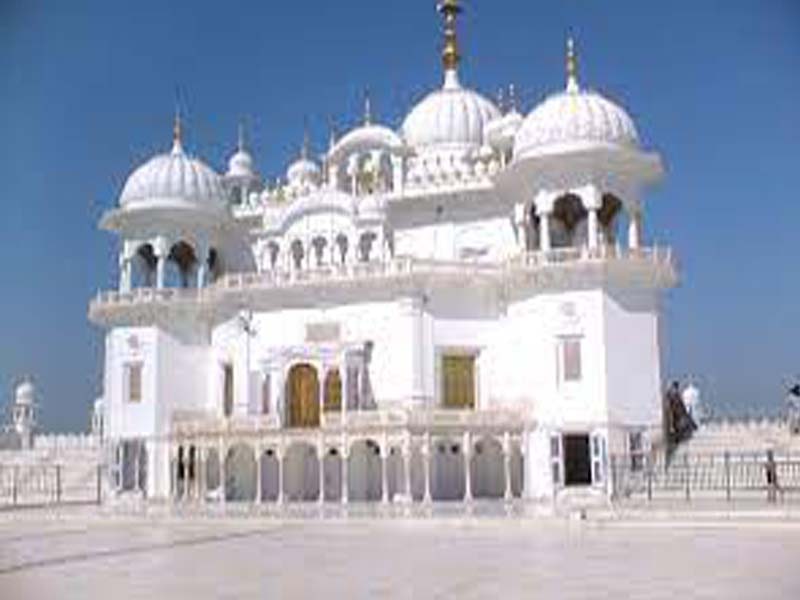 AAP Punjab leadership pays obeisance at Sri Anandpur Sahib on Baisakhi