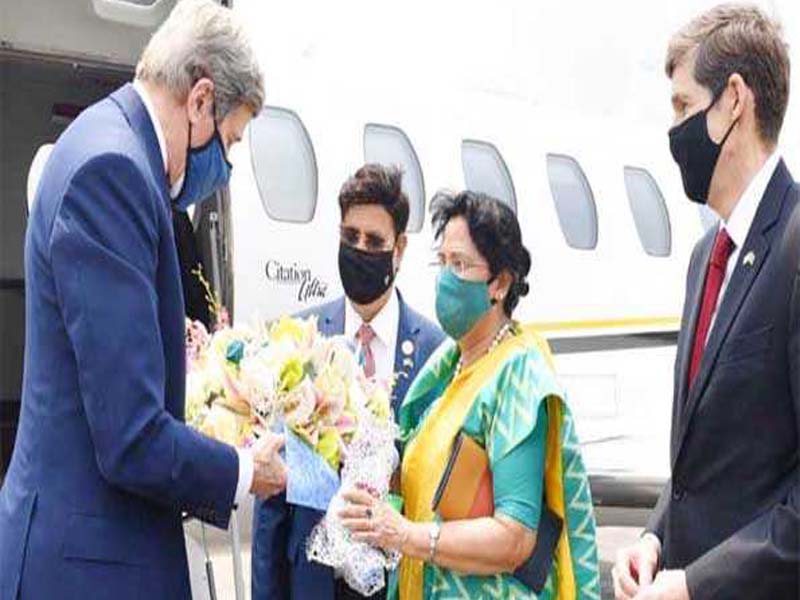 US-Bangladesh bonhomie: Kerry in Dhaka