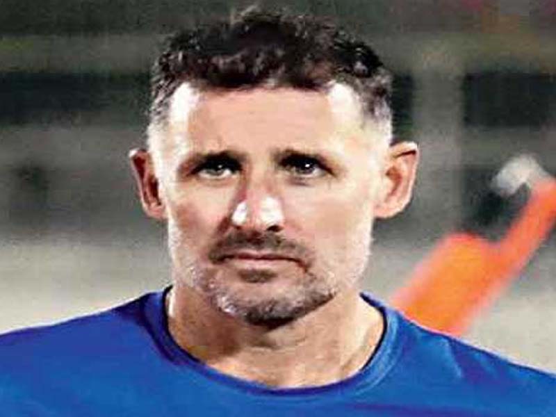 CSK batting coach Mike Hussey, tests COVID negative, leaves for Australia via Doha