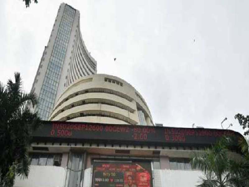 Sensex spurts 975.62 pts