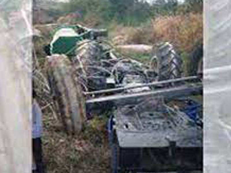 Two killed as tractor turns turtle in Telangana