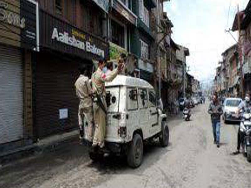 Passes to be issued to govt officials to strictly implement COVID curfew in Srinagar