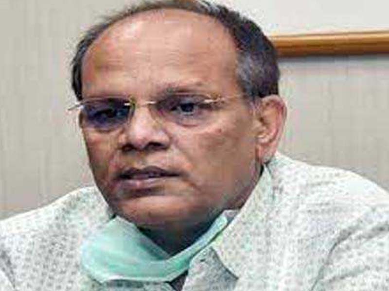 Somesh Kumar visits urban PHC to see functioning of COVID OP services