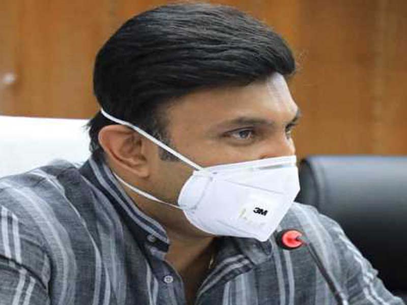 Youth should wait patiently for Covid -19 vaccine: Sudhakar