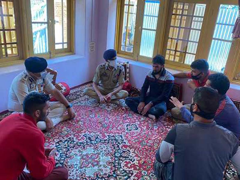 SPO, his wife and daughter laid to rest, JeM militants involved, IGP