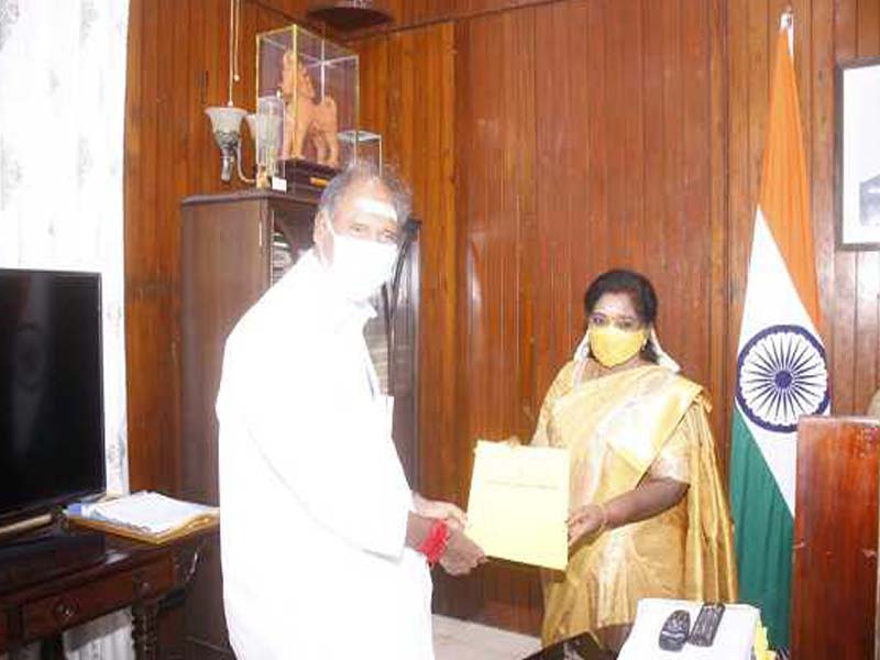 Rangasamy submits ministers list to LG