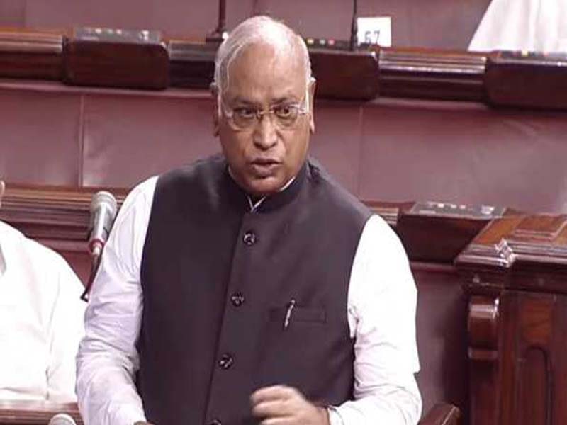 Modi should take responsibility for the second wave of COVID-19: Kharge