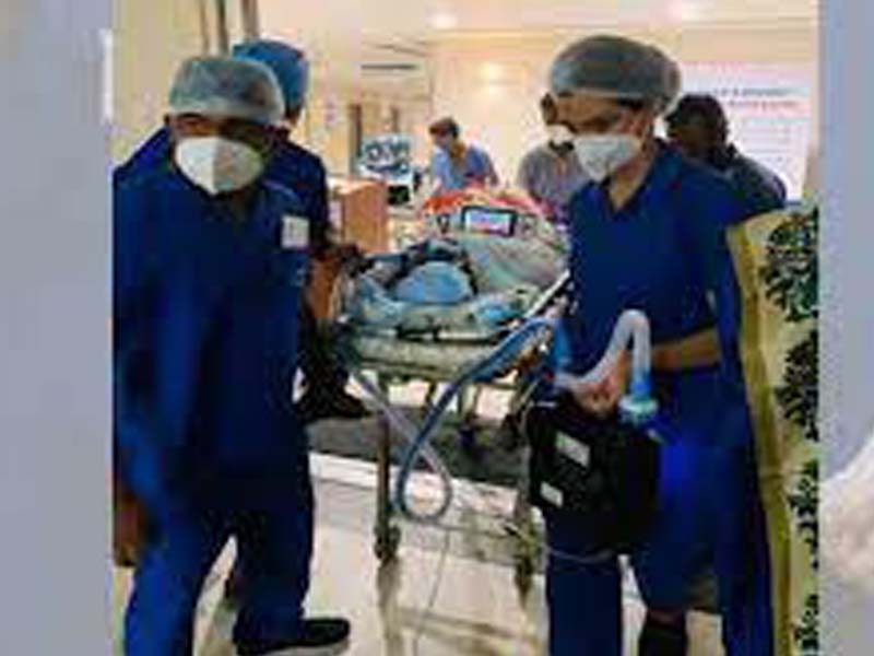 Lady doctor from Lucknow airlifted to KIMS Secunderabad for lung transplant