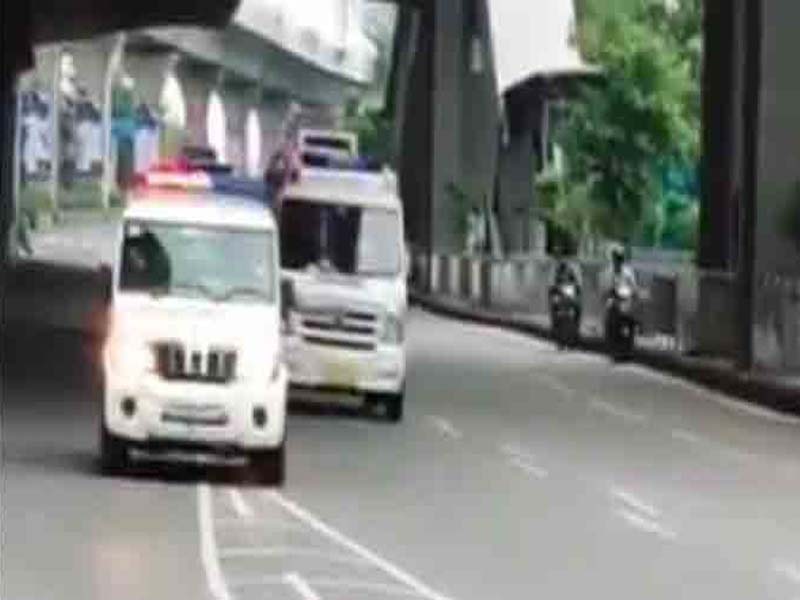 Hyderabad Traffic Police facilitates the transportation of live organs by providing a green channel