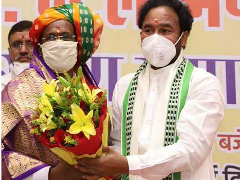 Kishan Reddy greets Laxman on his 65th birthday