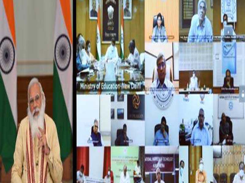 IITs make presentations before PM