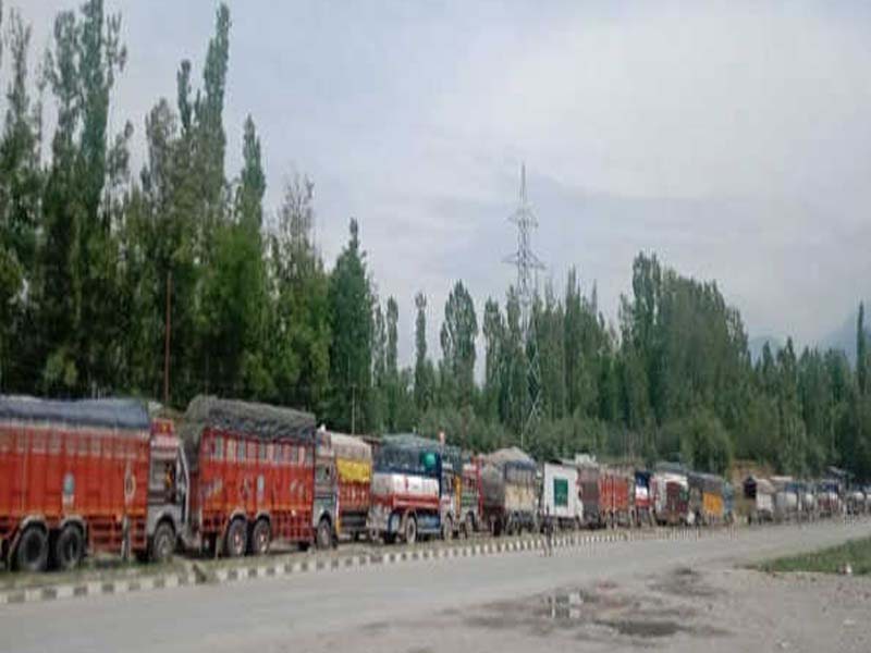 Traffic suspended on Srinagar-Jammu NH, Leh, Mughal roads open