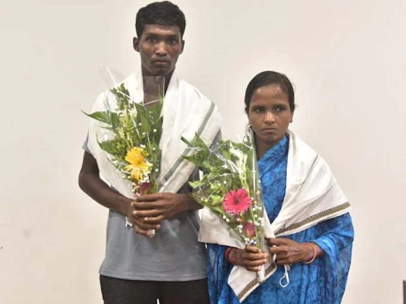 Mah: Wanted naxal couple surrenders before Gadchiroli police
