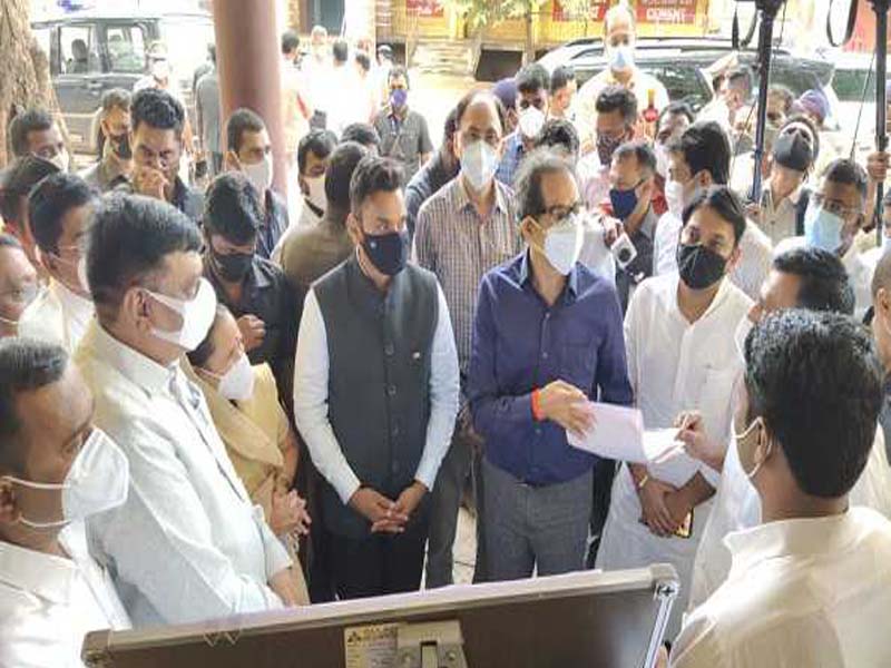 CM Thackeray visits flood-hit Sangli