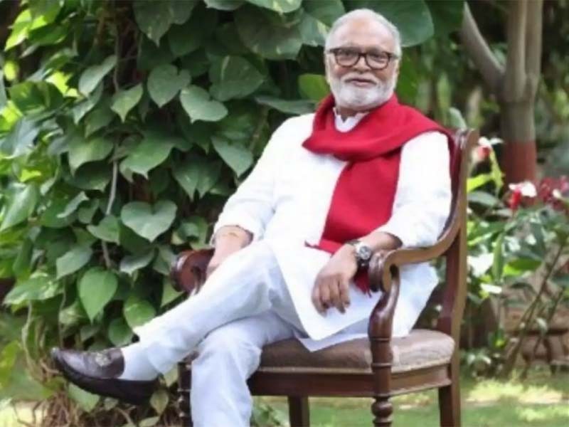 Min Bhujbal holds COVID review meet in Nashik