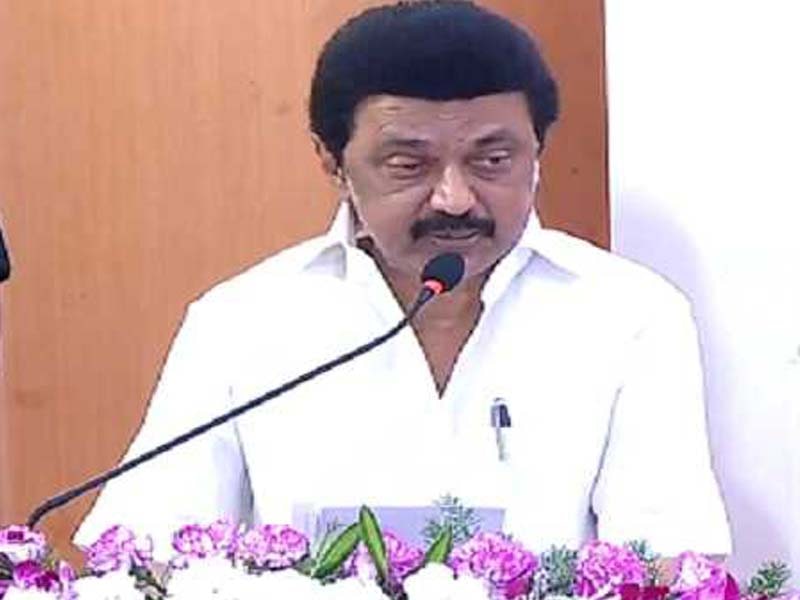 Stalin unveils plaque on the 200-year-old tree at MMC campus