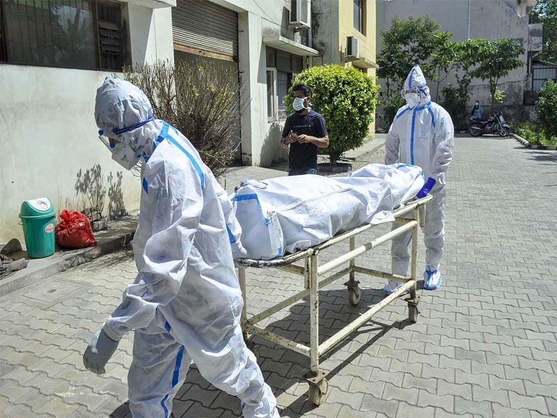 COVID: Mah reports 51 deaths, over 3k cases