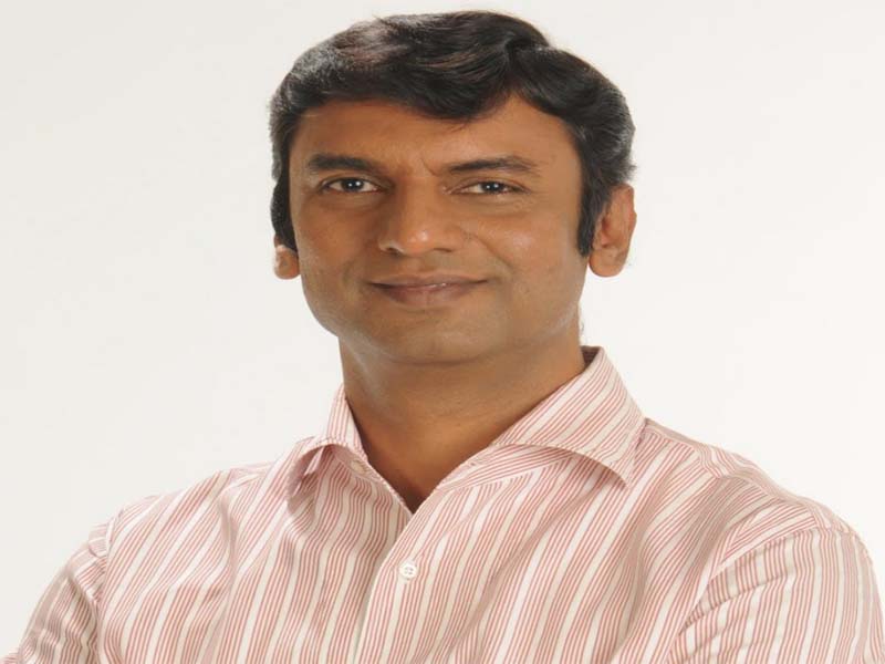 Gadakh visits flood areas in the district