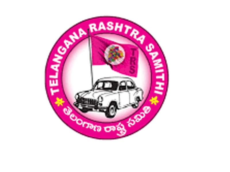 TRS has bank deposits of Rs 425 cr : CM