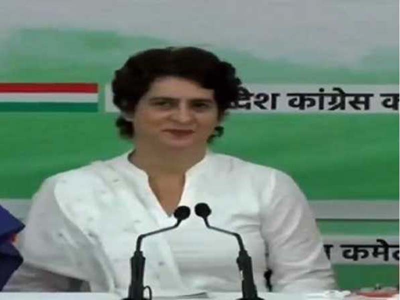 If the Cong govt is formed, 12th pass girl students get smartphones, graduates get scooty: Priyanka Gandhi