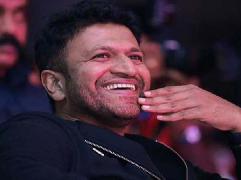 Puneeth Rajkumar’s mortal remains kept at Kanteerava Stadium for last respects