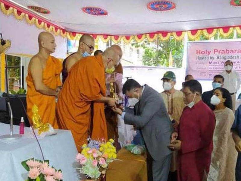 Indian envoy visits Dhaka’s Dharmarajika Buddhist Monastery to celebrate the message of Lord Buddha