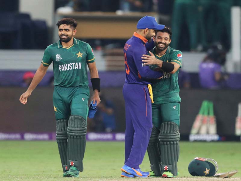 Dew factor made Pakistan to chase down target easily: Kohli