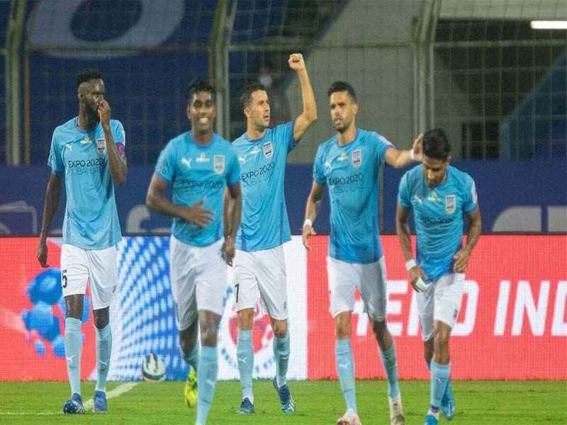 Mumbai City begin title defense in style against Goa