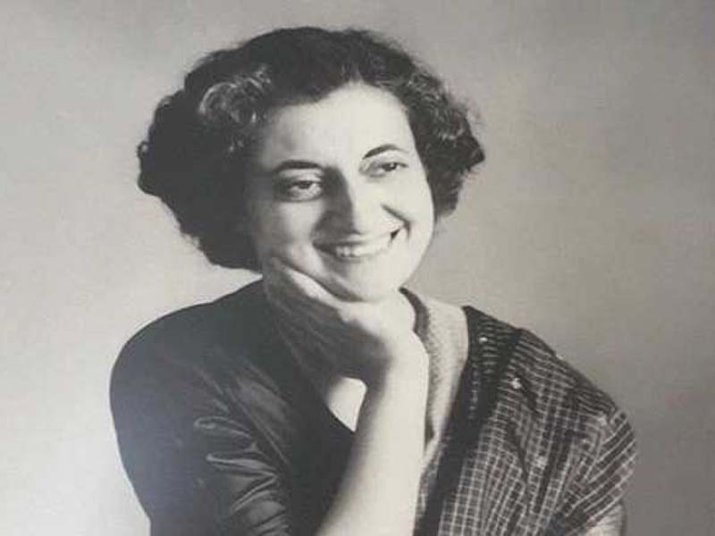 VP, PM, Sonia pay tribute to Indira Gandhi on 104th birth anniversary